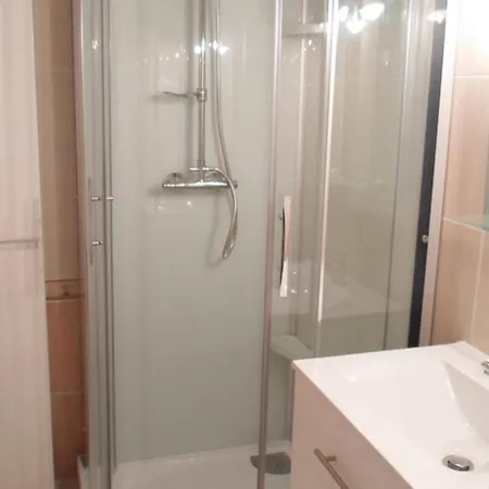 Spacieux ** A Balaruc-les-bains, Proche Thermes Avec Loggia Et Garage Optionnel - Fr-1-503-61 Apartment *